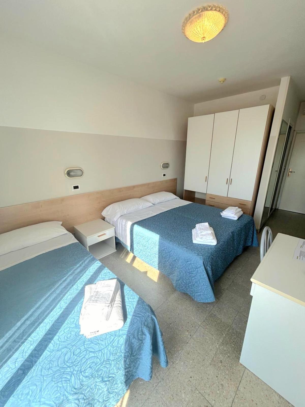 Hotel Selene - Vista Mare Riccione Pokoj fotografie