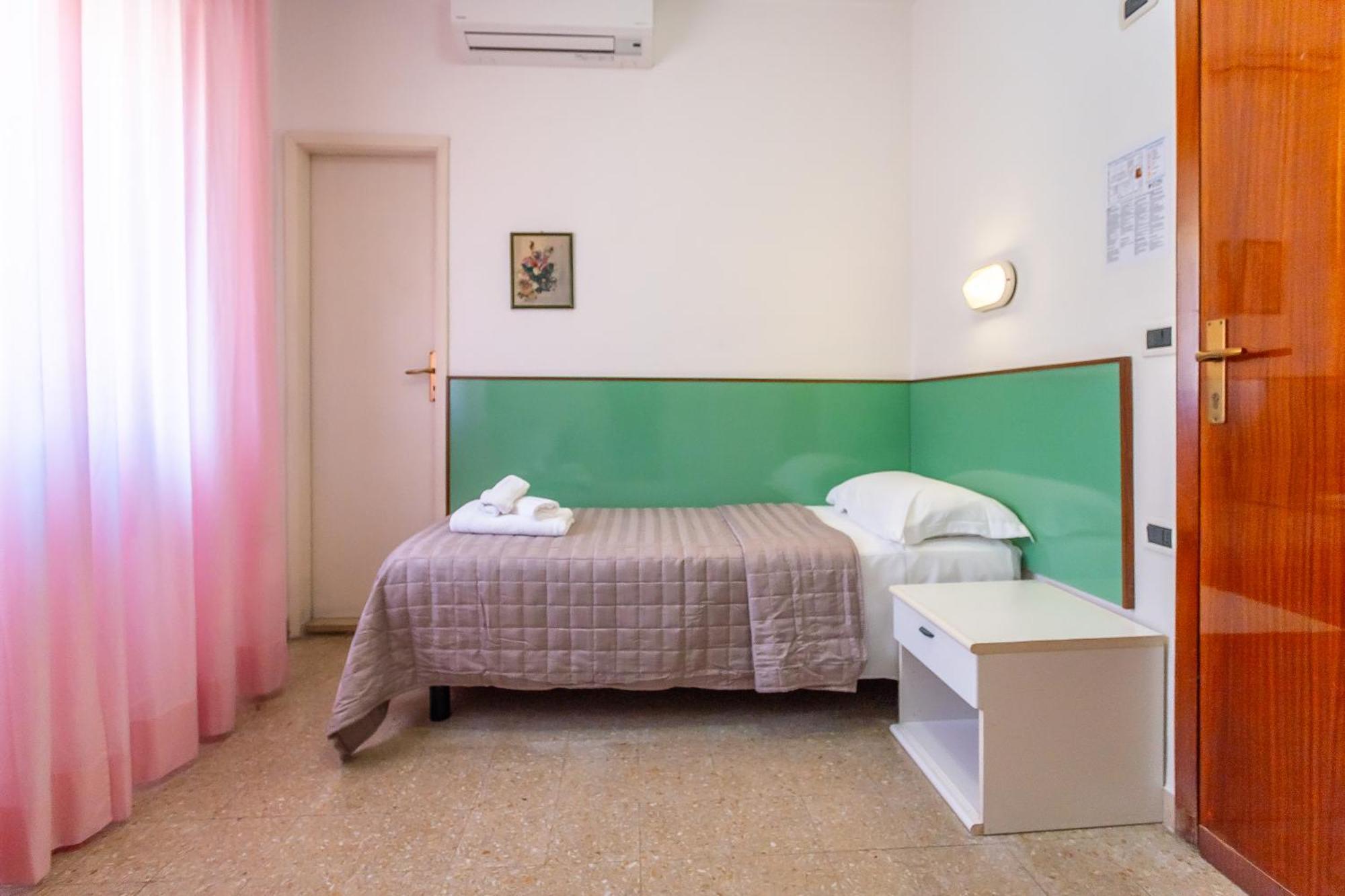 Hotel Selene - Vista Mare Riccione Pokoj fotografie